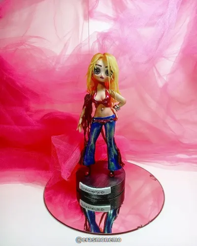 britney spears slave 4 u biscuit boneca