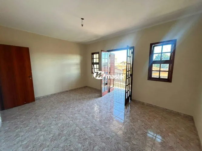 Sobrado com 3 dormitórios e edícula nos fundos