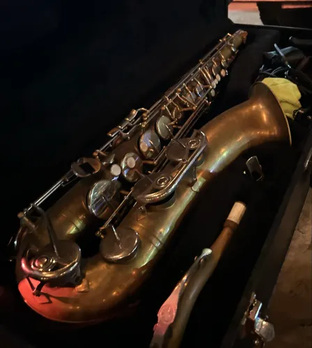 Sax tenor Yamaha 23 desplacado