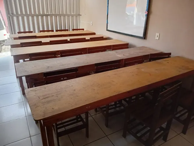Kit cadeiras e mesas