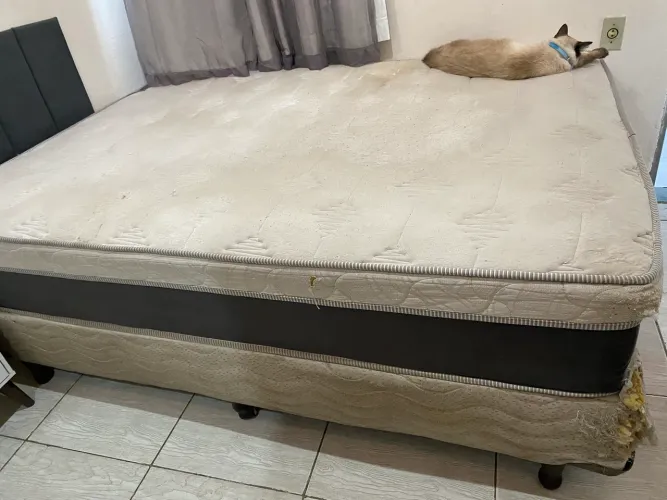 Cama Box Casal + Colchão 28cm 1,38 x 1,88 - Usada