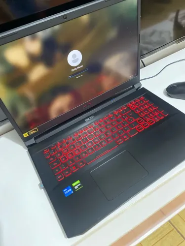 Vendo notebook acer nitro com 1 ano de uso (entrego)