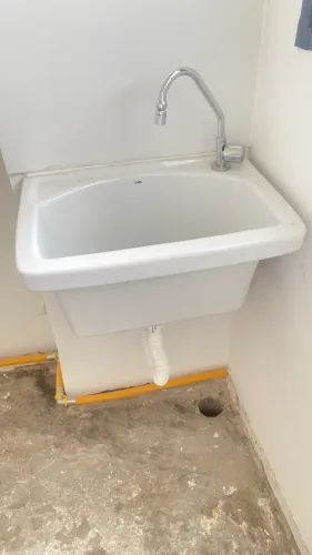 Pia de cozinha e tanque