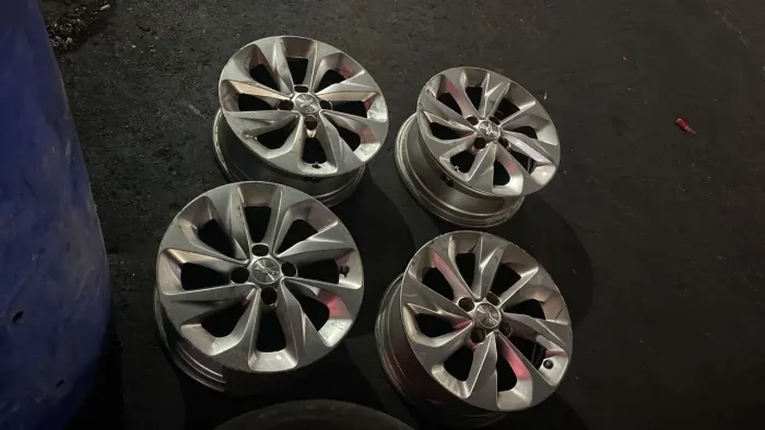 Roda aro 15 ônix do novo 4x100