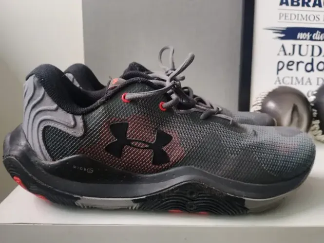 Tênis Under Armour Buzzer