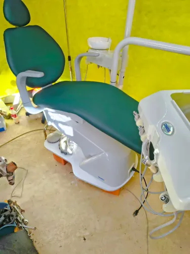 Cadeira Odontológica Gnatus com Equipo e Autoclave lave é um conjunto