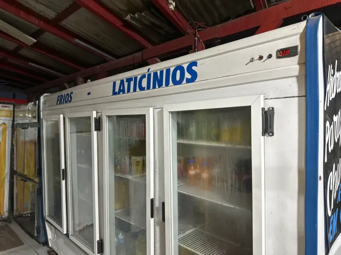 Expositor de bebidas refrigerado