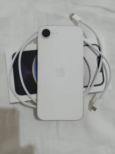 iPhone 16e seminovo 