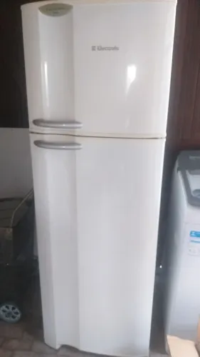 Geladeira Frost Free DF 37- Electrolux