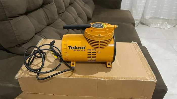 Vendo Compressor de Ar direto - Semi Novo - Usado poucas vezes - R$ 435,00