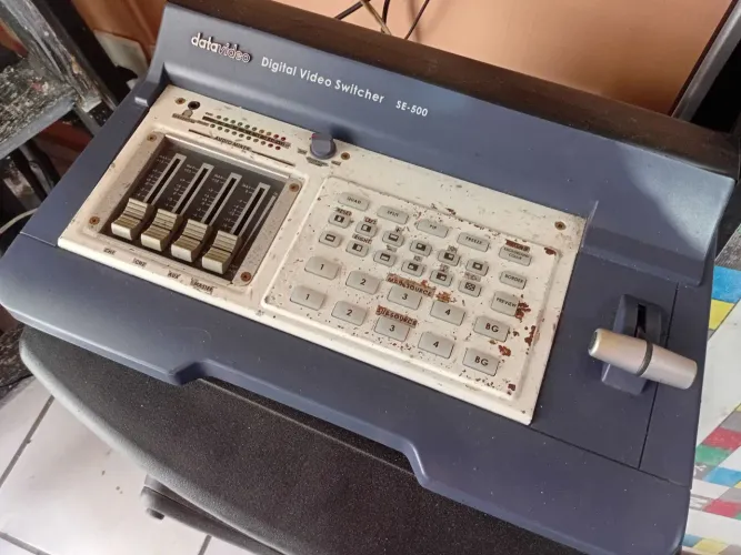 Mesa de Corte switcher Datavideo SE-500