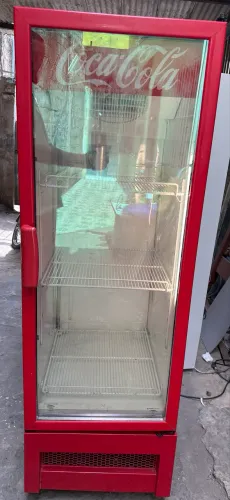 Freezer / Expositor Vertical Coca-Cola Metalfrio 230 Litros