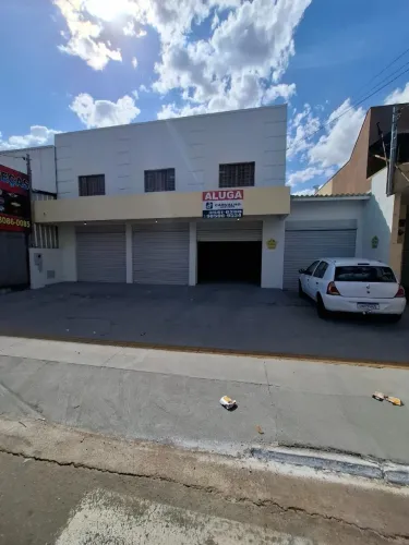 GALPÃO COMERCIAL DE 300 M² - AV. ARAXA