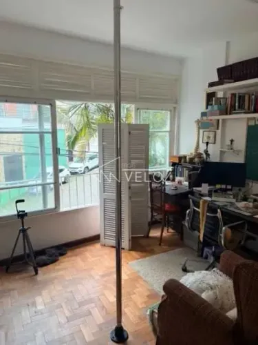 Apartamento : / Residencial / Laranjeiras