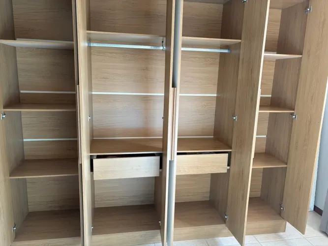 Guarda roupa 8 portas