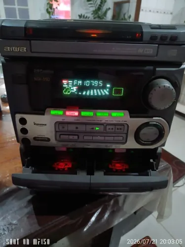Vendo um som Aiwa está acendendo todas as luzes mais não está saindo son