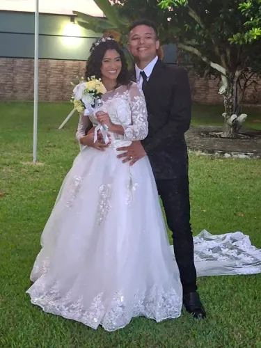 ? ALUGA - SE VESTIDO DE NOIVA ?