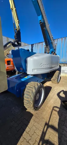 PLATAFORMA ELEVATORIA GENIE Z80/60 4x4 2010