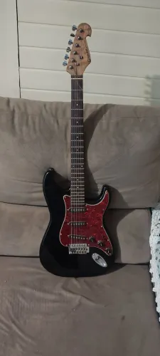 Guitarra, stratocaster Giannini