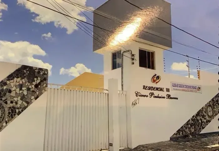 Casa 1 quarto/ condomínio portaria 24 horas