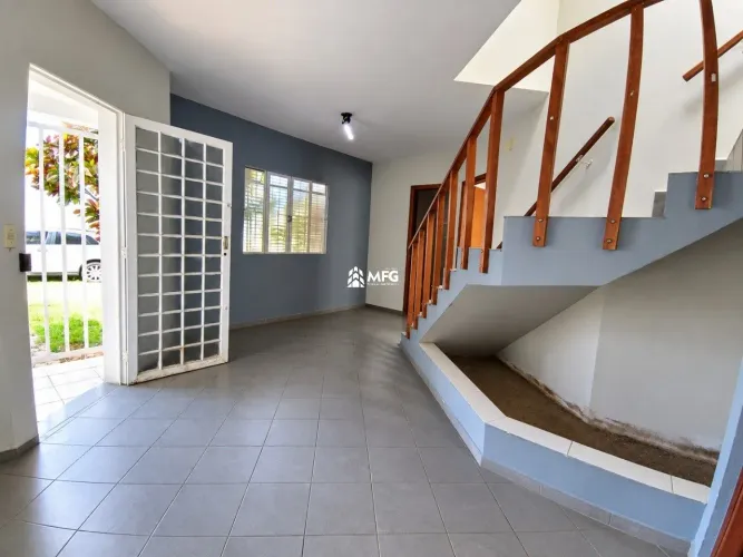 Sobrado para Venda - Espaçoso com 4 Suítes e Quintal Amplo - Vila Santana / Região de Sant