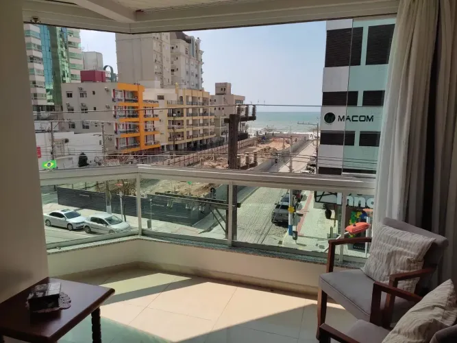 BARBADA!! Apto de 3 quartos na Av. Nereu Ramos - 2a QUADRA MAR - Meia Praia - Itapema - SC