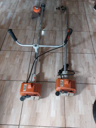 Roçadeira sthil fs220