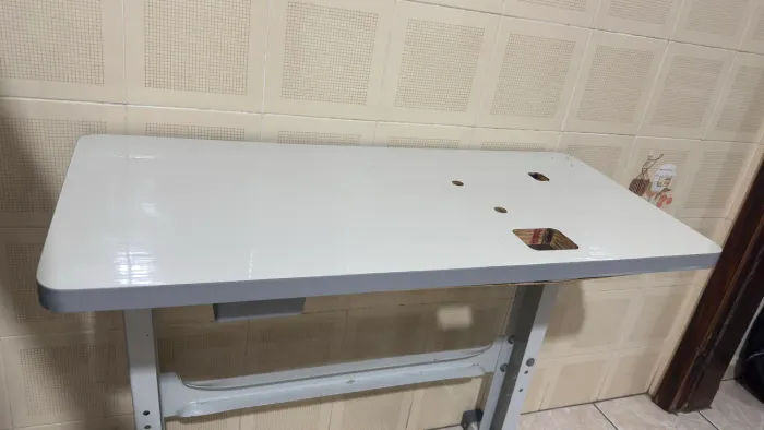 MESA PARA MAQUINA DE COSTURA OVERLOCK