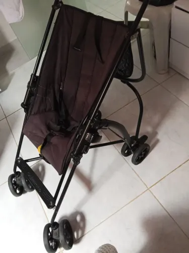 Carrinho dobrável de bebê