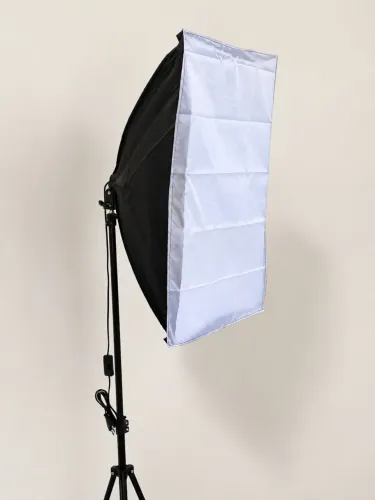 SOFTBOX C/ TRIPÉ E LUZ FRIA