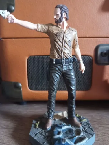 Boneco Rick grimes, the walking dead