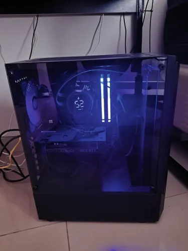PC GAMER RYZEN 7 7800X3D + RTX 5060