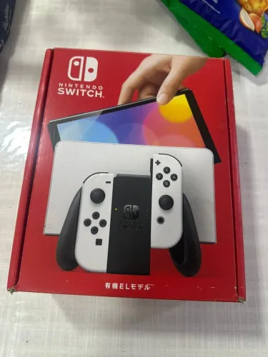 Nintendo Switch OLED Branco - Estado de Novo + Bag para Transporte