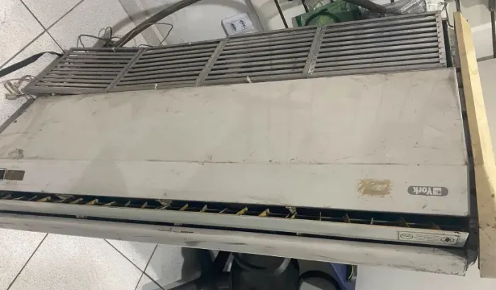 Ar-Condicionado Piso/Teto York 30.000 BTUs