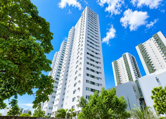 Apartamento reformado na Torre | 2 quartos, planejados e lazer completo