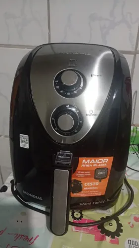 Fritadeira air fryer, 5 Litros nova só foi usado 1 vez tem conversa no preço