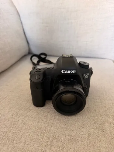 Canon EOS 6D Full Frame + 50mm + 2 baterias