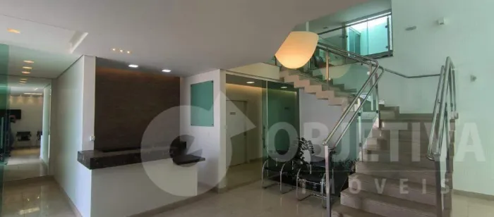 Prédio comercial disponível para aluguel no bairro Vigilato Pereira em Uberlândia