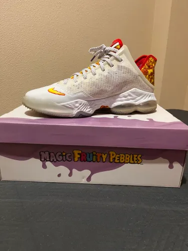 Tênis basqueteira Nike Lebron 19 Low