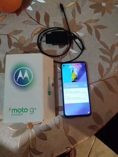 Moto g8 Power na caixa