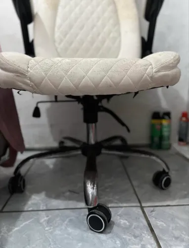 Cadeira escritório couro 