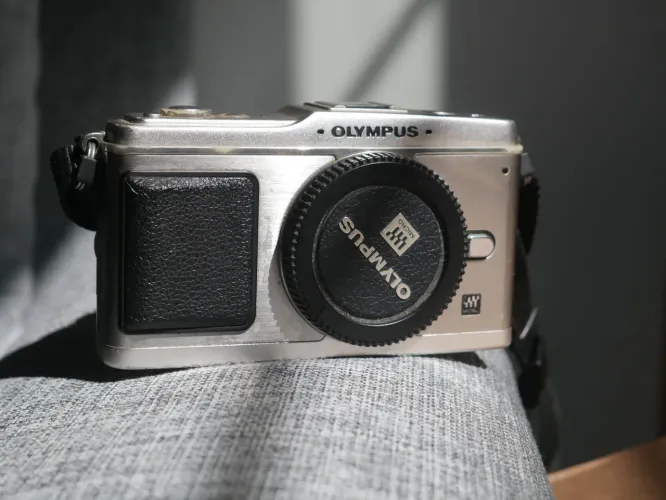 Camera Olympus PEN EP 1 + lentes