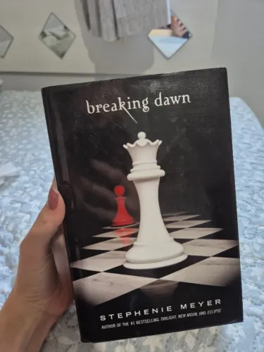 Livro Breaking Dawn Capa Dura