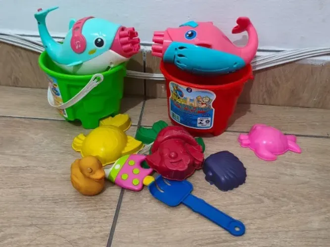 Lotinho de brinquedos praia