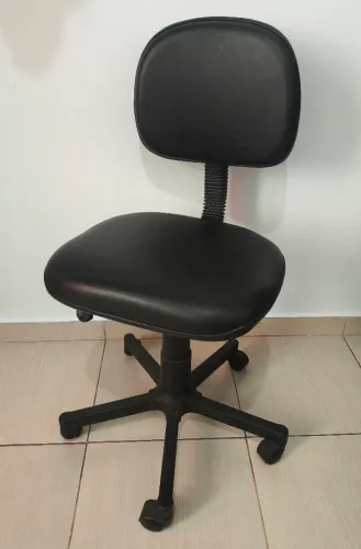 Cadeira de Escritório/Homeoffice Giratória