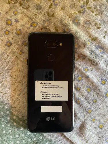 Vendo LG K 40 s ótimo estado, nunca foi para o reparo, celular apenas com marcas de uso