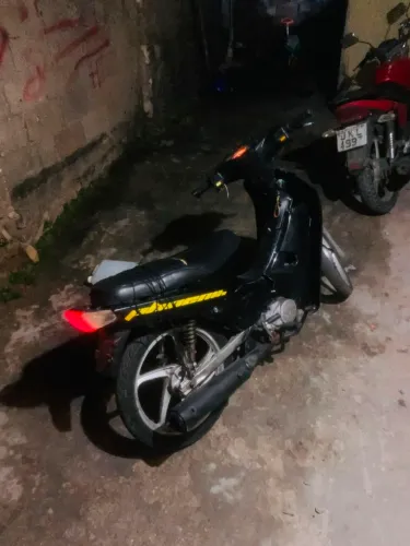 Faço troca em outra moto moto aqui tá toda zera, só troca!!