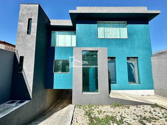 Casa com 3 Quartos sendo 2 suítes à Venda, 362m² no bairro Heliópolis, Próximo à Avenida C