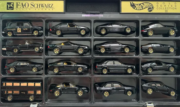 Box exclusivo Fao Schwarz - Hotwheels