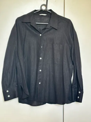 Camisa Zara de botões preta nunca usada